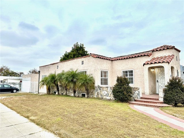 2067  W 65th Pl, Los Angeles, CA 90047 - Beds: 3 - Baths: 2