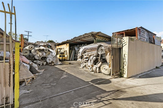 8311  S Main St, Los Angeles, CA 90003 - Beds: 3 - Baths: 1