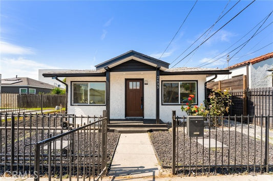 2635  Carmona Ave, Los Angeles, CA 90016, - Beds: 2 - Baths: 3