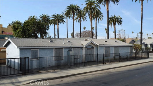 426  W 81st St, Los Angeles, CA 90003 - Beds: 4 - Baths: 2