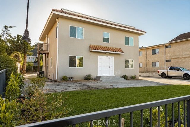 702  Crenshaw Blvd, Los Angeles, CA 90005, - Beds: 11 - Baths: 5