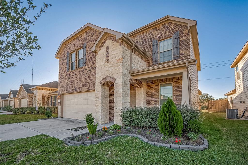 1747 Gray Hawk Drive, Missouri City TX, 77489 - 4 Beds - 3 Baths - 2,428 sqft