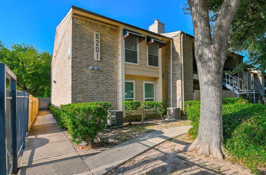 8201 Richmond Avenue # 2, Houston TX, 77063 - 2 Beds - 2 Baths - 984 sqft