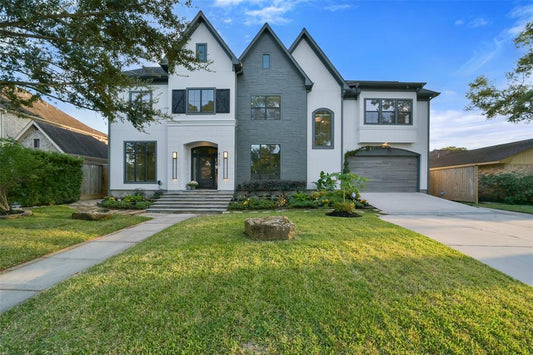 4135 Martinshire Drive, Houston TX, 77025 - 4 Beds - 4 Baths - 4,593 sqft