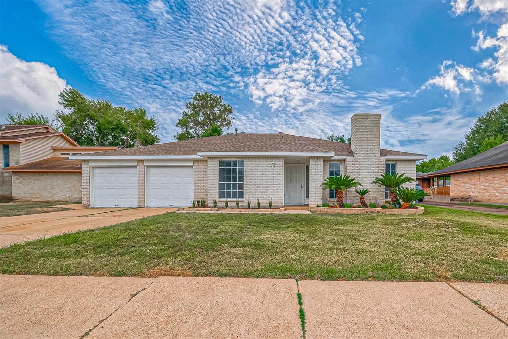 1842 Fall Meadow Drive, Missouri City TX, 77459 - 3 Beds - 2 Baths - 1,869 sqft