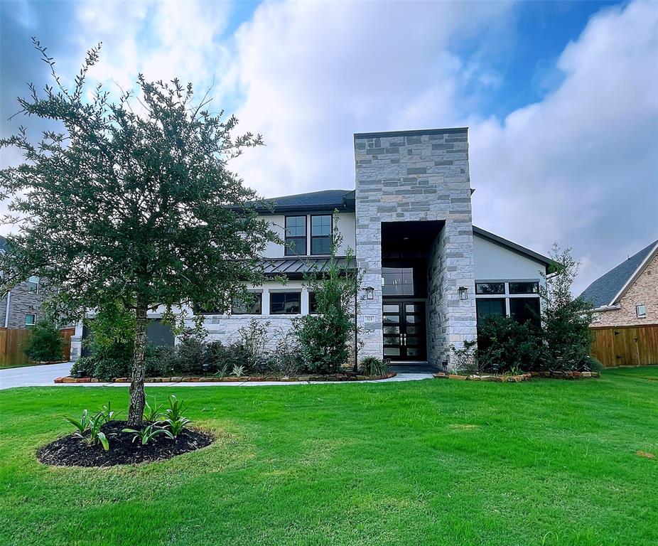 321 Waters Landing Lane, Katy TX, 77493 - 5 Beds - 6 Baths - 4,802 sqft