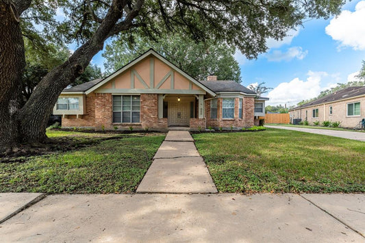 10806 Paulwood Drive, Houston TX, 77071 - 4 Beds - 3 Baths - 2,190 sqft