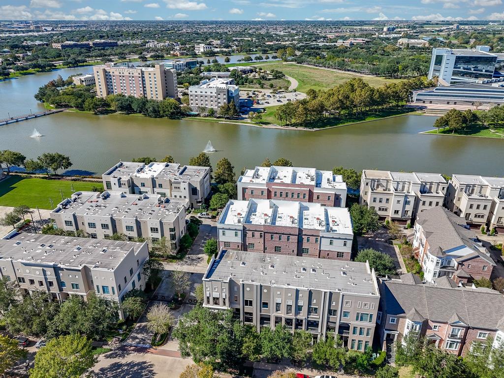 1408 Lake Pointe Parkway, Sugar Land TX, 77478 - 2 Beds - 4 Baths - 3,148 sqft