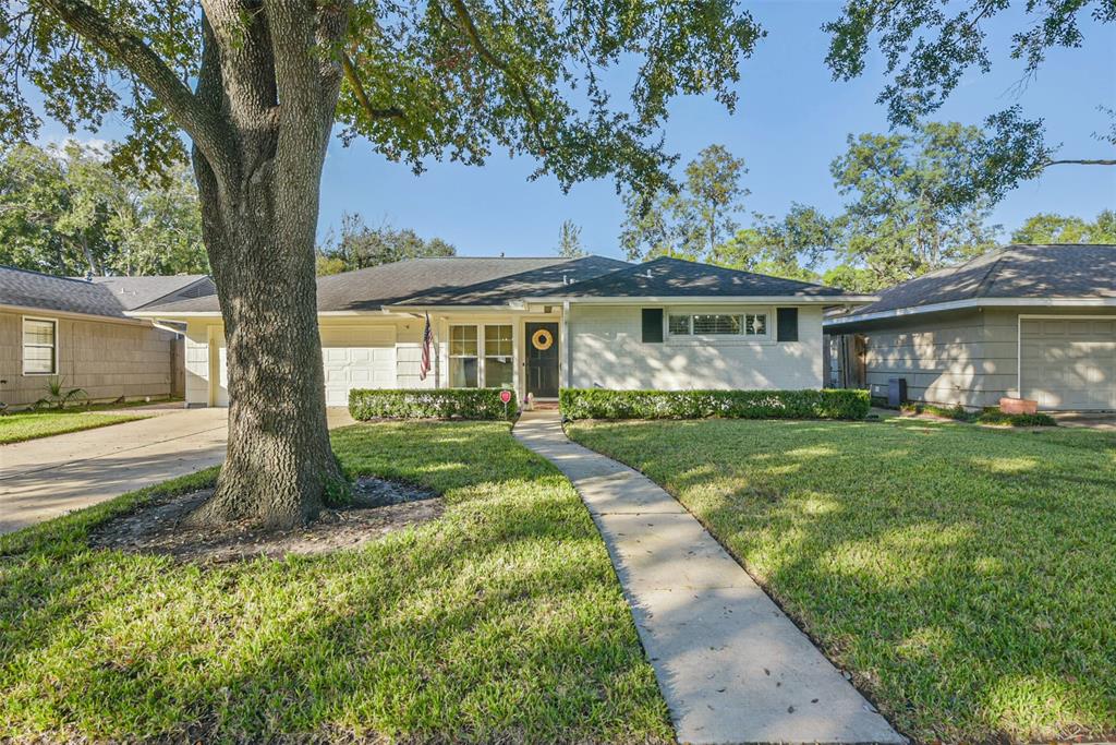 5542 Judalon Lane, Houston TX, 77056 - 4 Beds - 2 Baths - 1,952 sqft