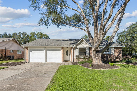 5834 Duxbury Street, Houston TX, 77035 - 3 Beds - 2 Baths - 1,504 sqft