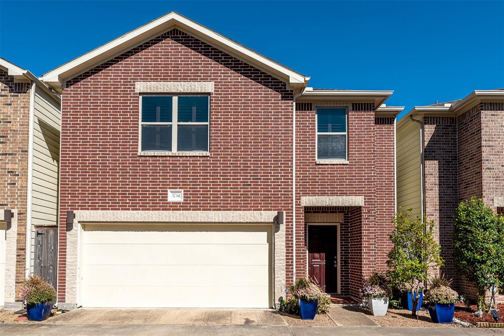 3734 Main Poplar Drive, Houston TX, 77025 - 3 Beds - 3 Baths - 1,695 sqft