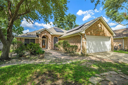 8935 Aberdeen Oaks Drive, Houston TX, 77095 - 3 Beds - 2 Baths - 2,015 sqft