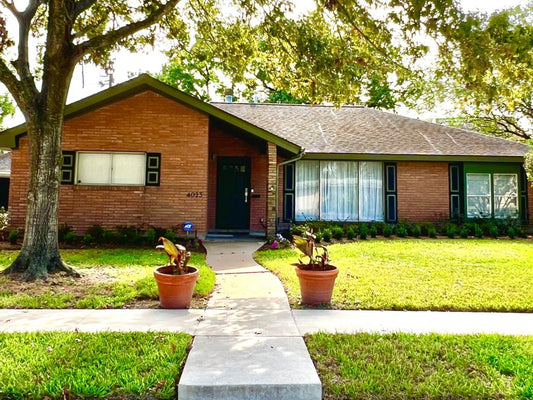 4023 Mischire Drive, Houston TX, 77025 - 3 Beds - 2 Baths - 2,569 sqft