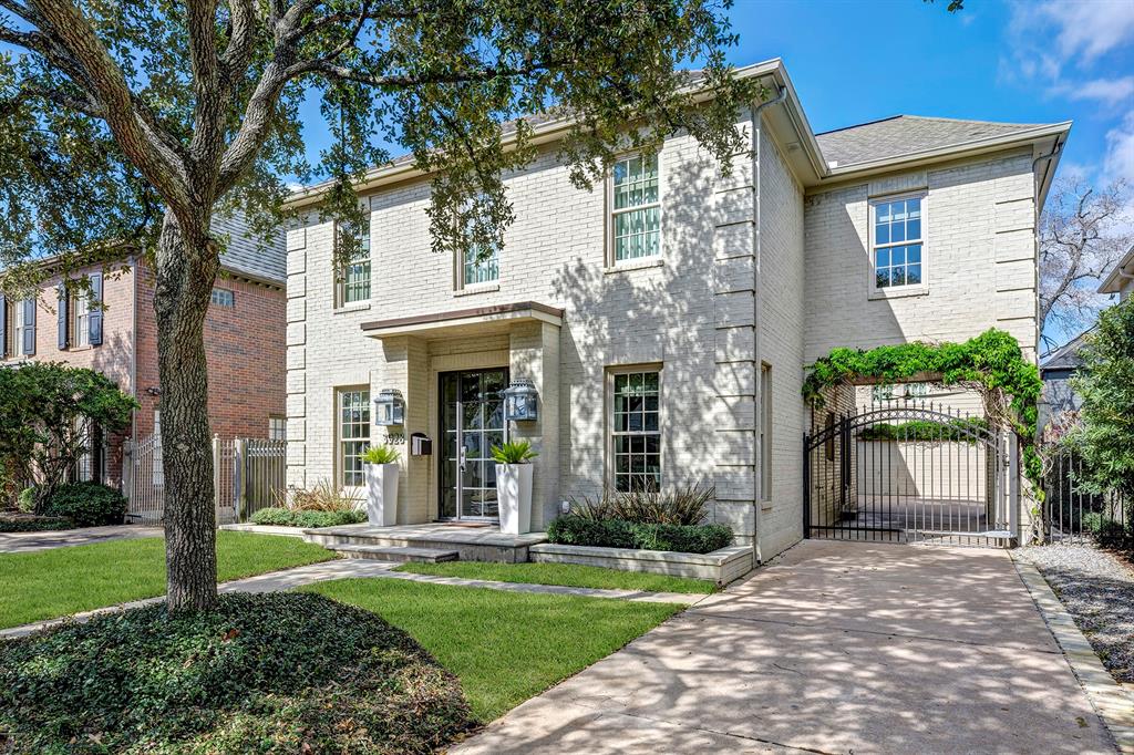 3928 Marlowe Street, West University Place TX, 77005 - 4 Beds - 5 Baths - 3,272 sqft