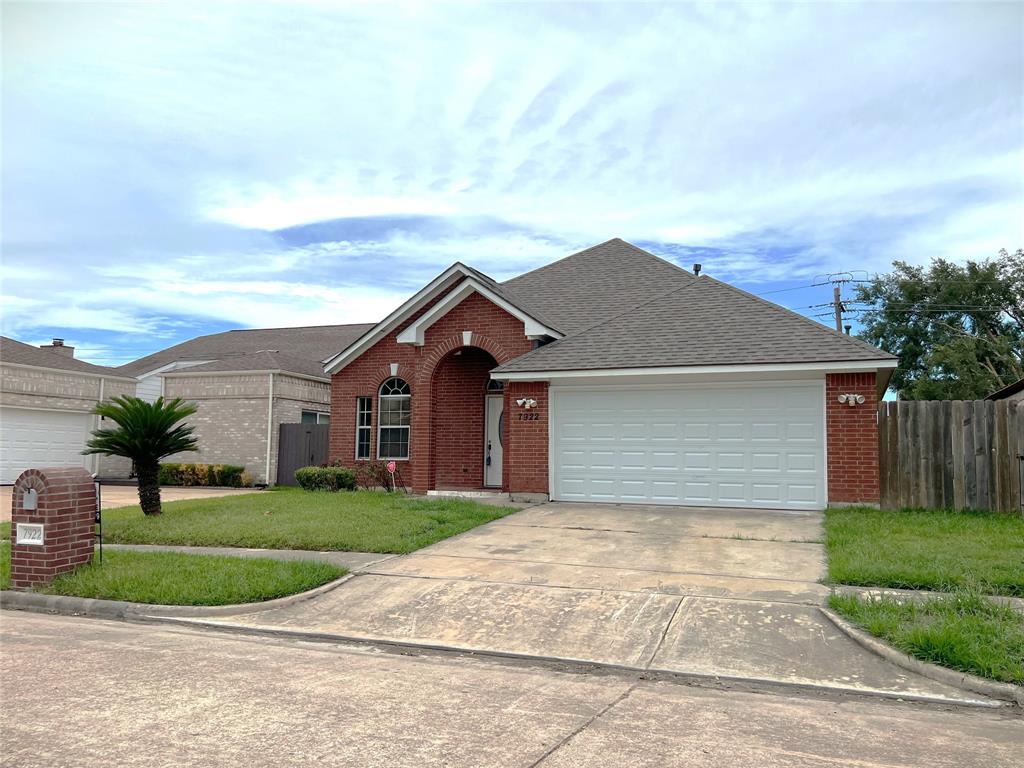 7922 Cobblefield Lane, Houston TX, 77071 - 4 Beds - 2 Baths - 1,755 sqft