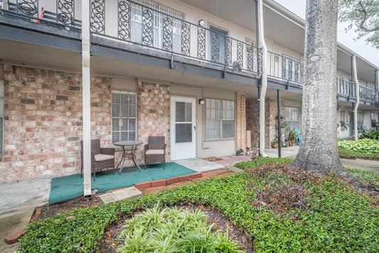 5550 N Braeswood Boulevard # 146, Houston TX, 77096 - 1 Bed - 1 Bath - 972 sqft