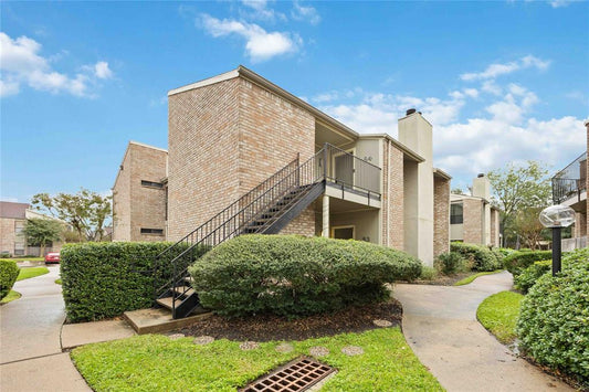 8100 Cambridge Street # 83, Houston TX, 77054 - 2 Beds - 2 Baths - 1,200 sqft