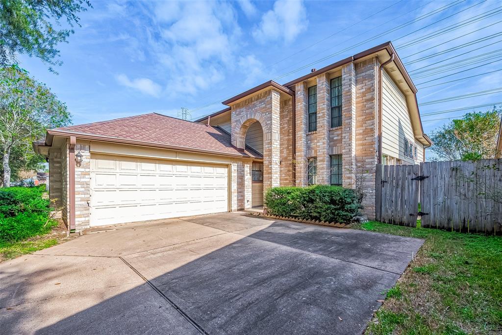 1935 Creekshire Drive, Sugar Land TX, 77478 - 3 Beds - 3 Baths - 1,918 sqft