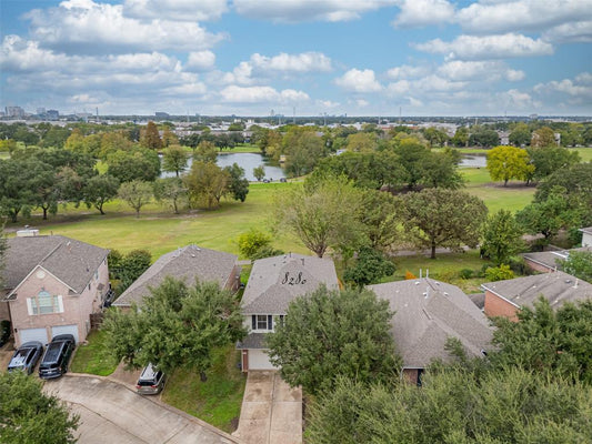 8280 Golf Green Circle, Houston TX, 77036 - 4 Beds - 3 Baths - 2,078 sqft