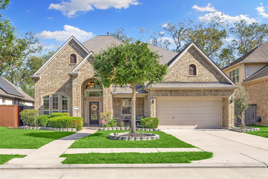 5822 Crawford Hill Lane, Sugar Land TX, 77479 - 5 Beds - 5 Baths - 4,002 sqft