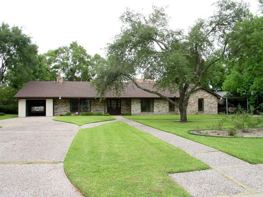 5512 Valerie Street, Houston TX, 77081 - 4 Beds - 3 Baths - 4,074 sqft