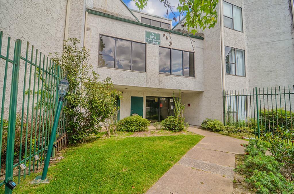 2832 S Bartell Drive # 21, Houston TX, 77054 - 1 Bed - 1 Bath - 525 sqft