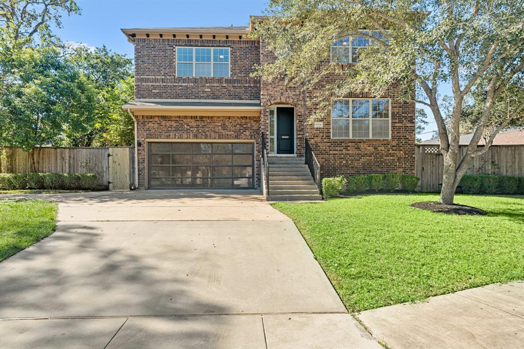 9714 Braesmont Drive, Houston TX, 77096 - 4 Beds - 6 Baths - 4,074 sqft