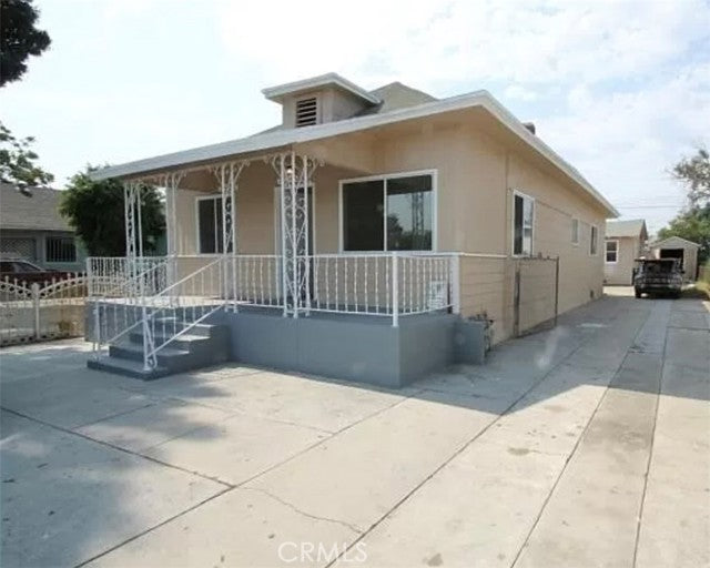 1549  E 53rd St, Los Angeles, CA 90011 - Beds: 5 - Baths: 4