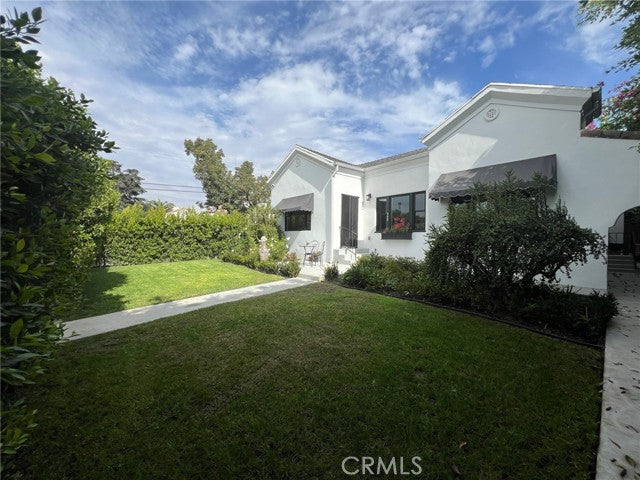 542  N Kilkea Dr, Los Angeles, CA 90048 - Beds: 5 - Baths: 5