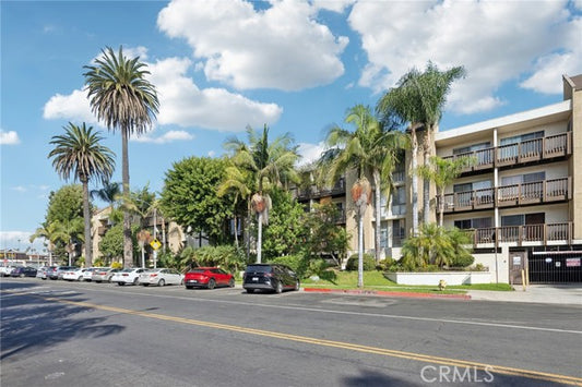 320  S Ardmore Ave #325, Los Angeles, CA 90020, - Beds: 2 - Baths: 2