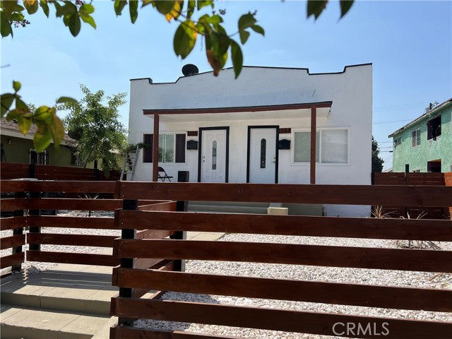 1364  E 20th St, Los Angeles, CA 90011, - Beds: 4 - Baths: 2