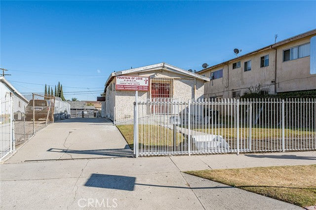 11154  S Broadway, Los Angeles, CA 90061 - Beds: 5 - Baths: 4