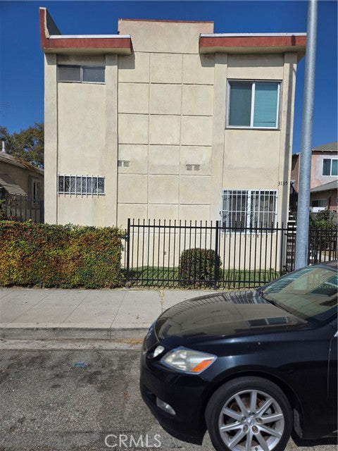 3135  W Vernon Ave, Los Angeles, CA 90008, - Beds: 6 - Baths: 3