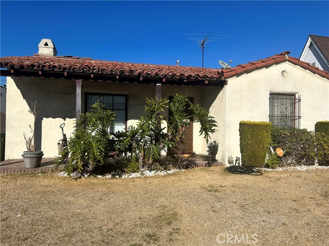 2035  W 68th St, Los Angeles, CA 90047 - Beds: 2 - Baths: 1