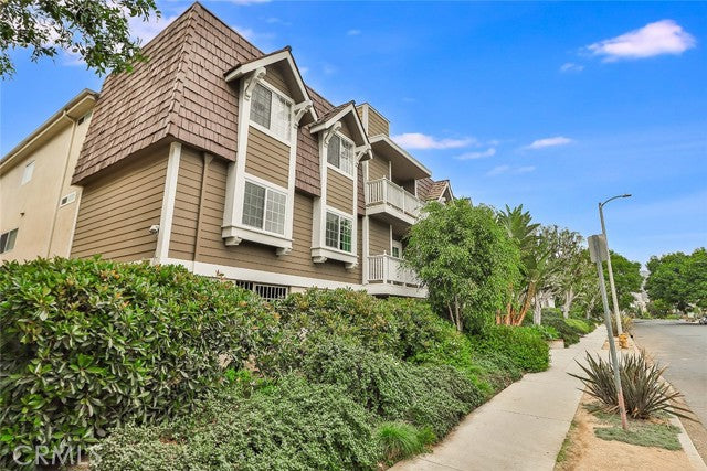 1731  Barry Ave #201, Los Angeles, CA 90025 - Beds: 2 - Baths: 2