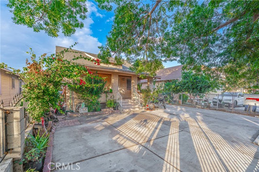 695  E 49th St, Los Angeles, CA 90011 - Beds: 7 - Baths: 4