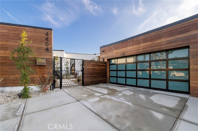 4404  Don Zarembo Dr, Los Angeles, CA 90008 - Beds: 3 - Baths: 3