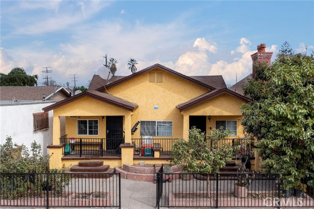 3207  E 2nd St, Los Angeles, CA 90063 - Beds: 3 - Baths: 3