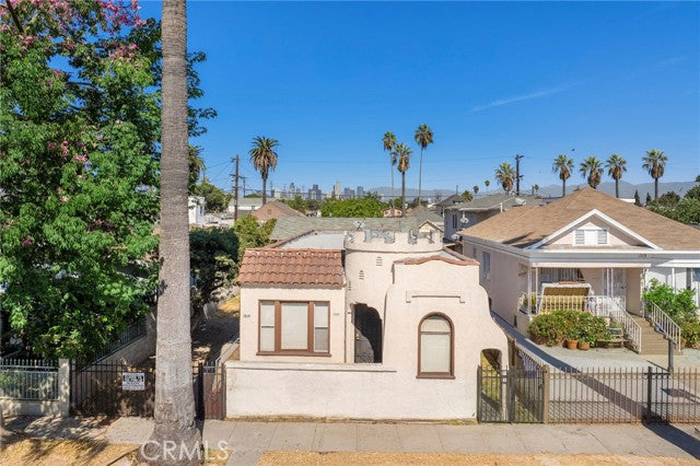 1321  E 48th St, Los Angeles, CA 90011, - Beds: 5 - Baths: 4