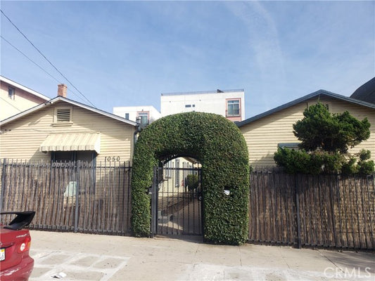 1050  S Berendo St, Los Angeles, CA 90006 - Beds: 6 - Baths: 5