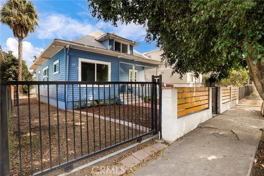 2215  E 2nd St, Los Angeles, CA 90033, - Beds: 3 - Baths: 4