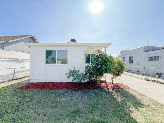 220  E 98th St, Los Angeles, CA 90003, - Beds: 2 - Baths: 3