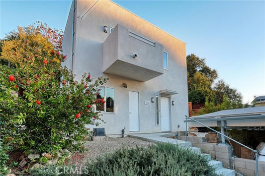 1106 1106 1/2 Geraghty Avenue, Los Angeles, CA 90063 - Beds: 2 - Baths: 4